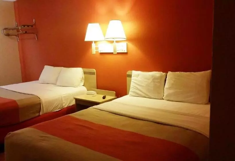 Standard Neljän Hengen Huone, Motel 6 Elk City, Ok