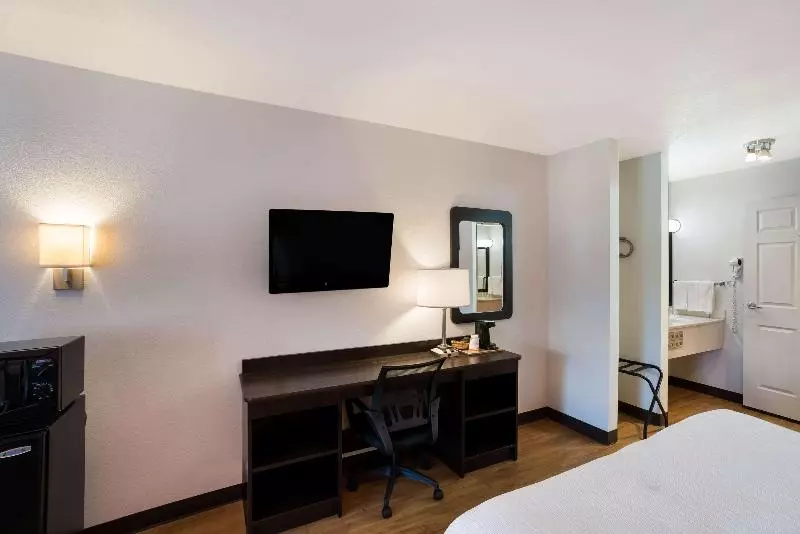 Standard-huone King-vuode, Hill Country Inn And Suites