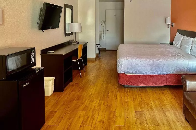 Standard-huone King-vuode, Hill Country Inn And Suites