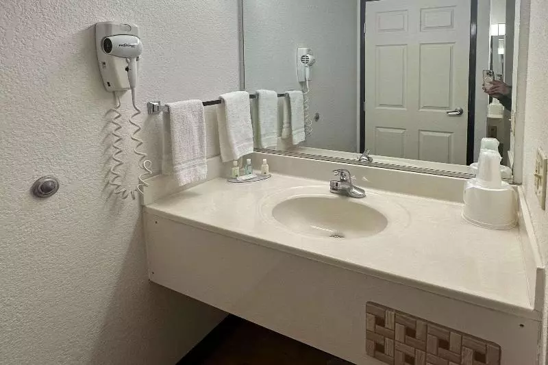 Sviitti King-vuode, Hill Country Inn And Suites