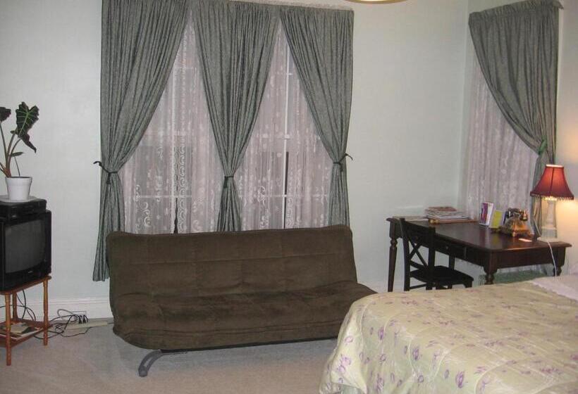 带大床的标准间, Olde Judge Mansion B&b