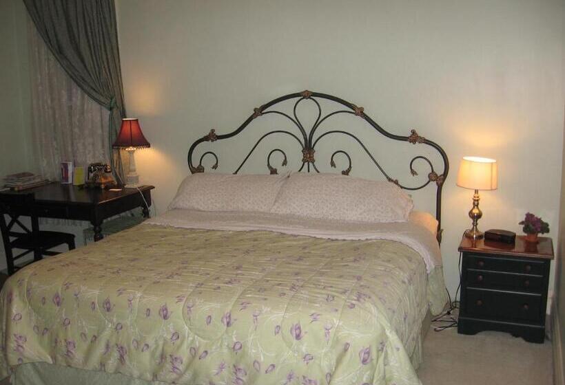 带大床的标准间, Olde Judge Mansion B&b
