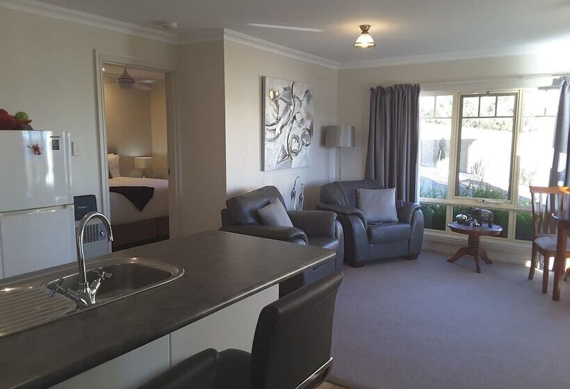 شقة غرفة واحدة, On The Terrace Stanley