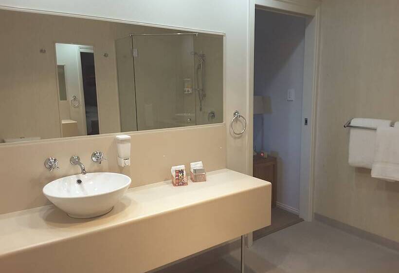 شقة غرفة واحدة, On The Terrace Stanley