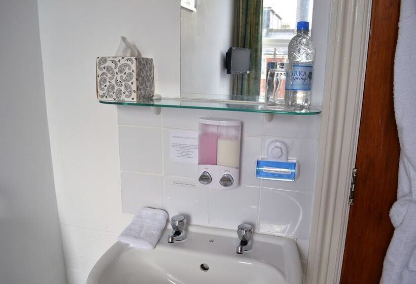 اتاق استاندارد یک نفره, Carrington Guest House