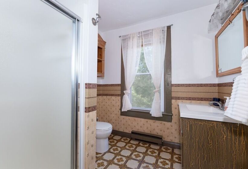 Номер Стандарт, Saratoga Farmstead B&b