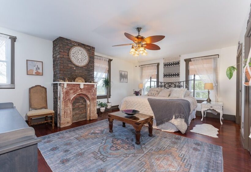 Номер Стандарт, Saratoga Farmstead B&b