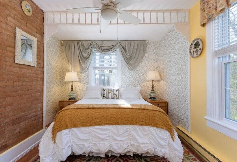 Номер Стандарт, Saratoga Farmstead B&b