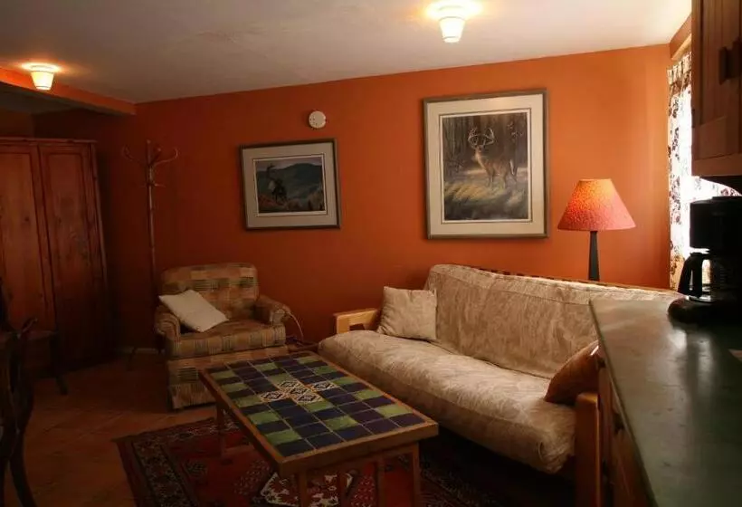 ２ベッドルームハウス, Spirit Tree Inn B&b