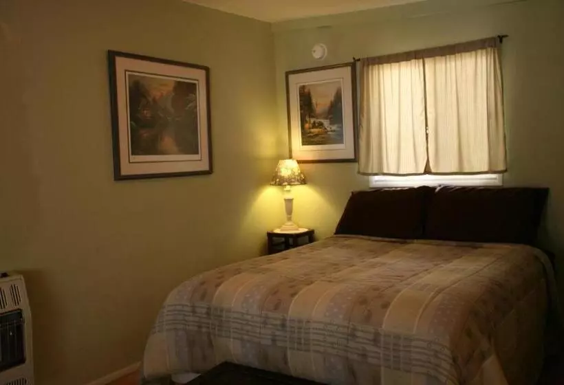 ２ベッドルームハウス, Spirit Tree Inn B&b