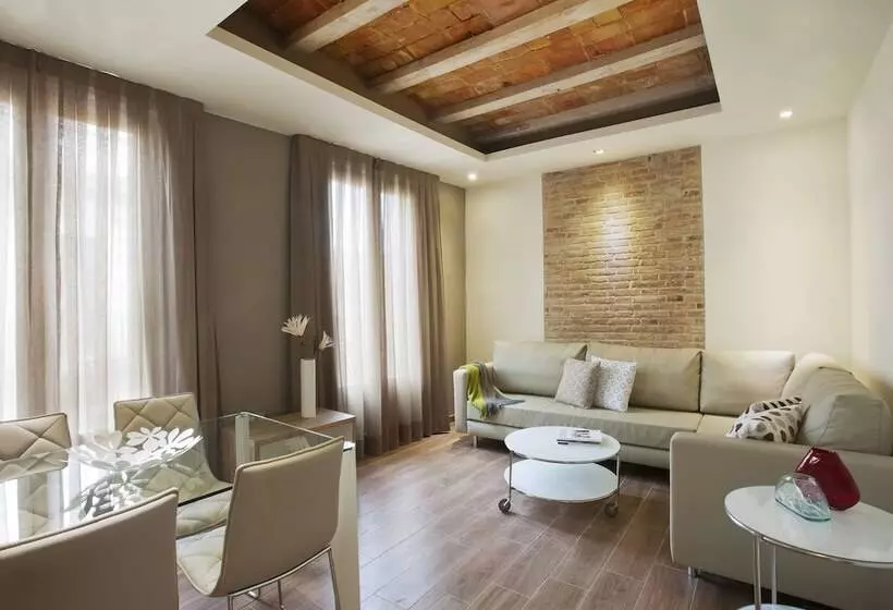 آپارتمان مدیریتی 2 خوابه, Barcelona Apartment Milà