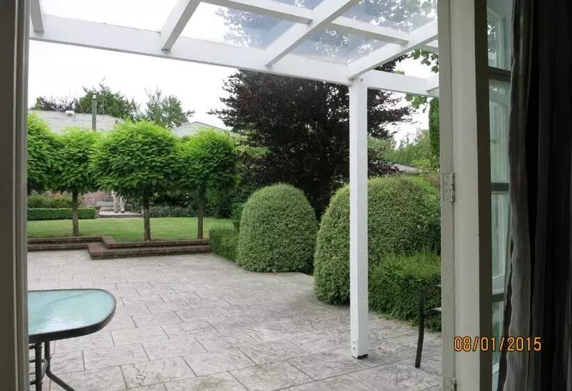 Standard-huone Puutarhanäkymä, Cheltenham House