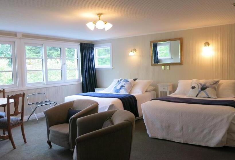 수피리어 룸, Cheltenham House