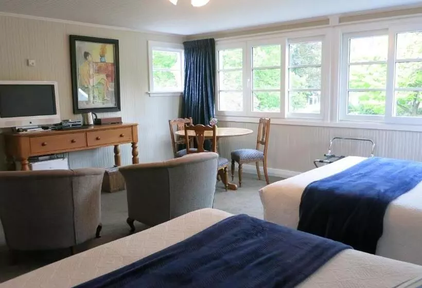 Superior-huone, Cheltenham House