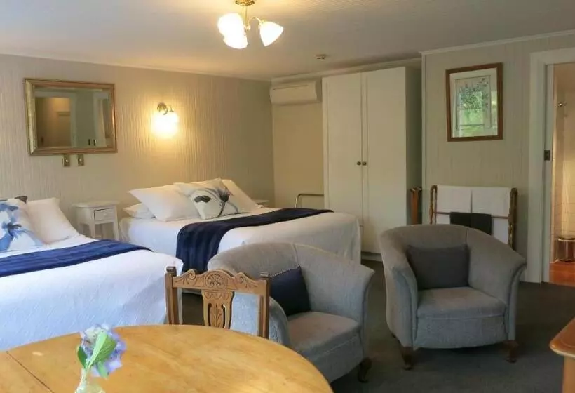Superior-huone, Cheltenham House