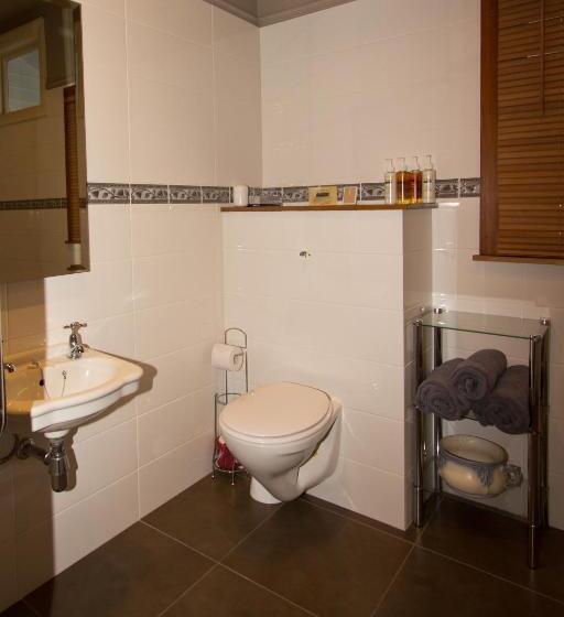 디럭스 룸 킹사이즈 침대, Cheltenham House