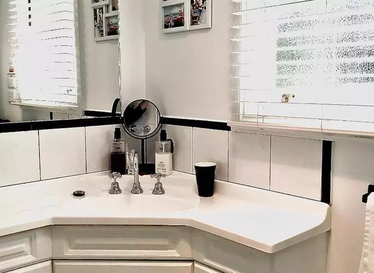 اتاق استاندارد با تخت بزرگ, Kurrajong House