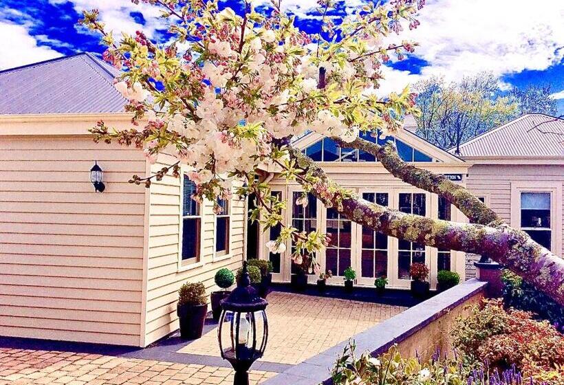 오두막, Kurrajong House