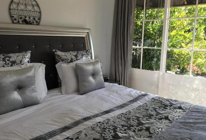 오두막, Kurrajong House