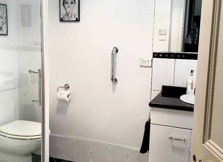 اتاق استاندارد با تخت بزرگ, Kurrajong House