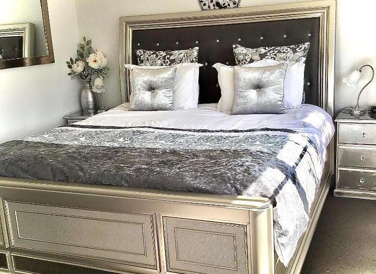 오두막, Kurrajong House