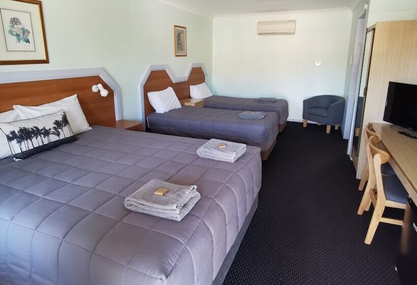 חדר משפחתי, Bellview Motel