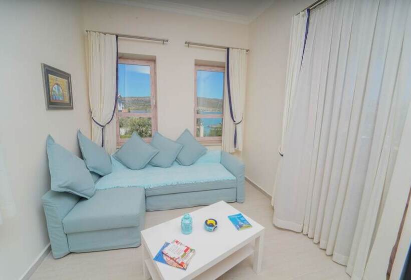 جناح, Alacati Marina Palace