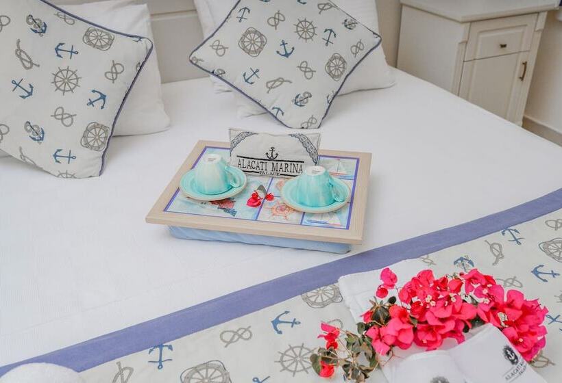 جناح, Alacati Marina Palace