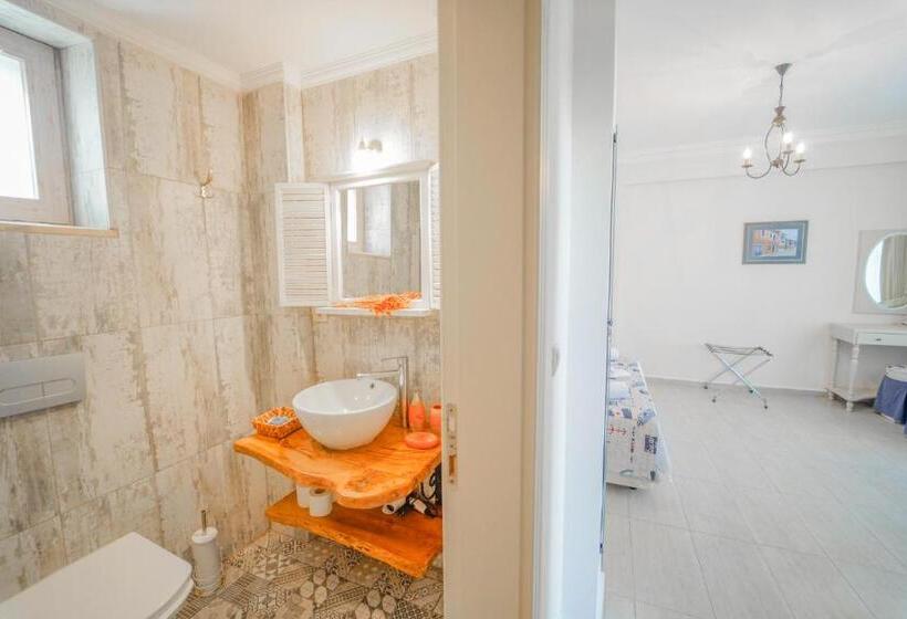 غرفة قياسية, Alacati Marina Palace