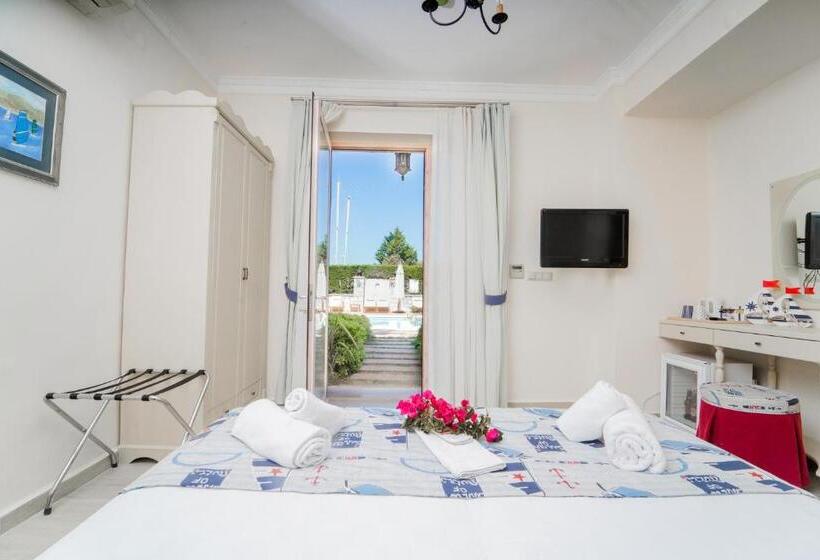 غرفة قياسية, Alacati Marina Palace