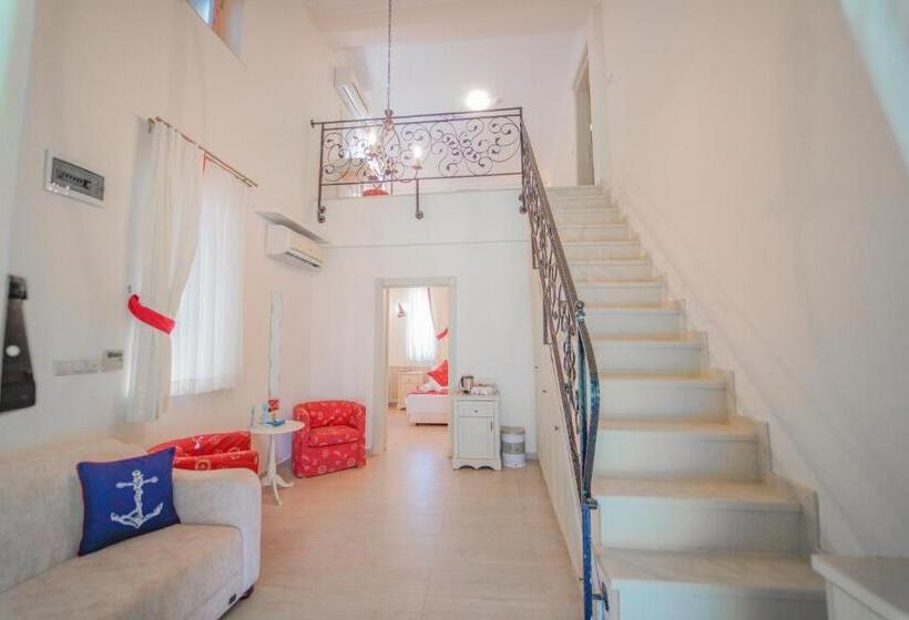 غرفة عائلية, Alacati Marina Palace