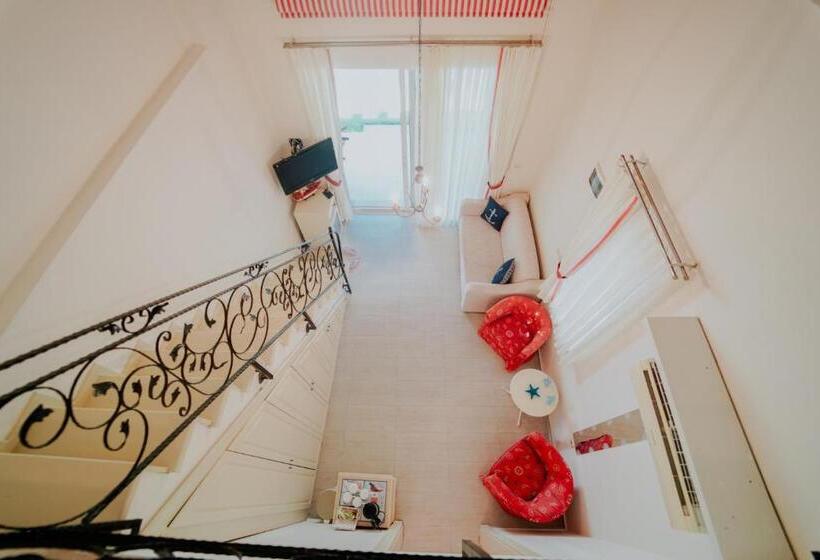 غرفة عائلية, Alacati Marina Palace