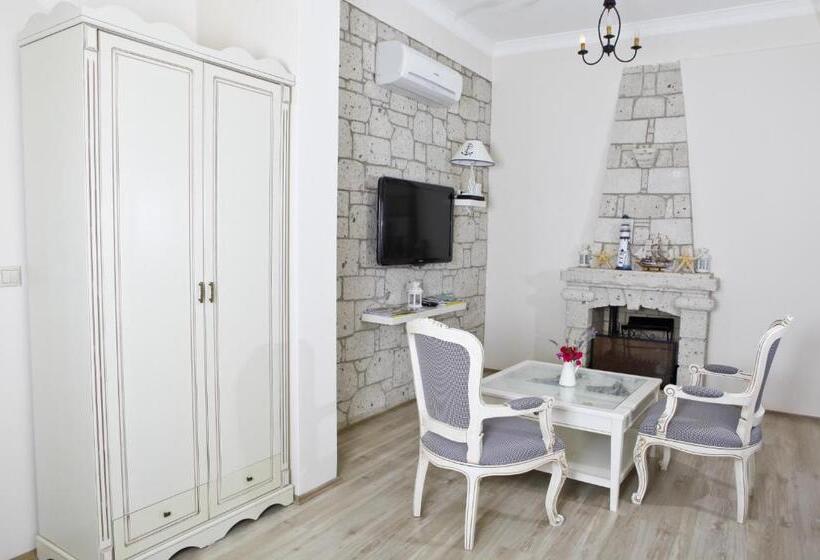 جناح, Alacati Marina Palace