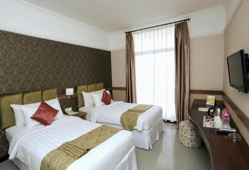 带大床的行政房间, Amarelo Hotel Solo