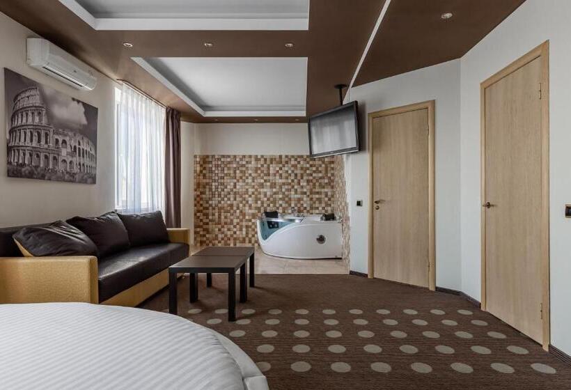 سوئیت با وان آب گرم, Ambassador Plaza