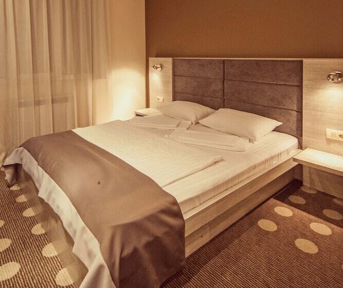 اتاق استاندارد, Ambassador Plaza