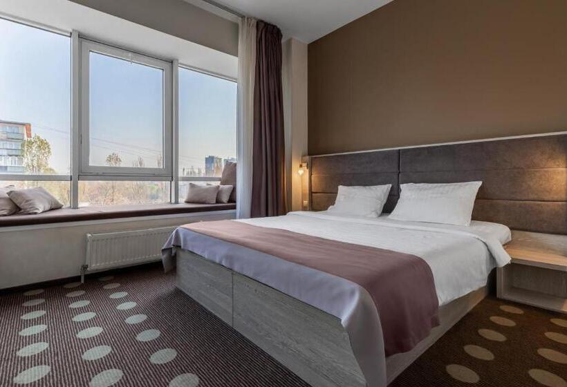 اتاق استاندارد, Ambassador Plaza