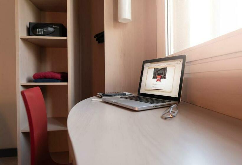 Номер Стандарт, Ibis Pilar