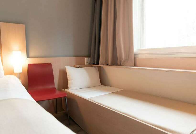 Номер Стандарт, Ibis Pilar