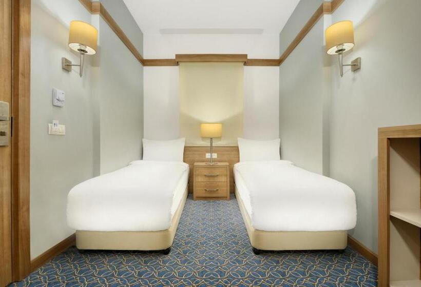 家庭间, La Blanche Island Bodrum