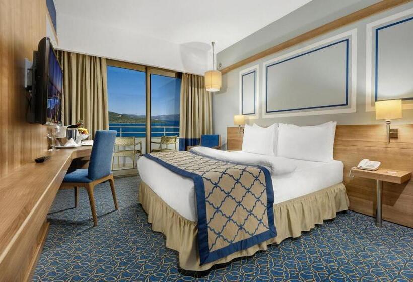 家庭间, La Blanche Island Bodrum