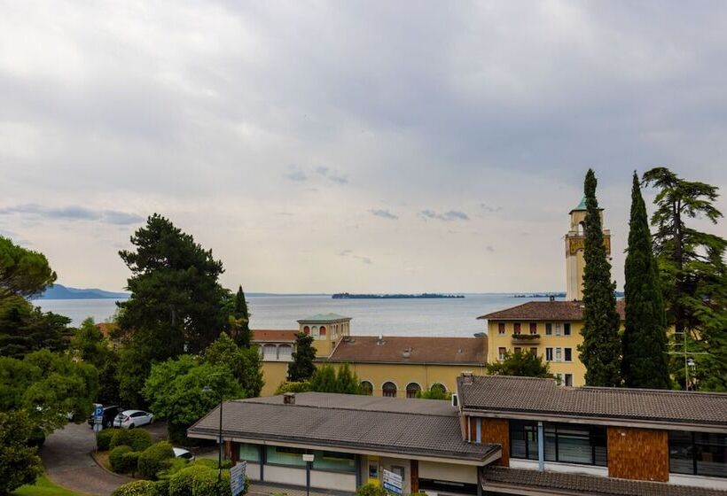 高级大房间, Gardone Palace