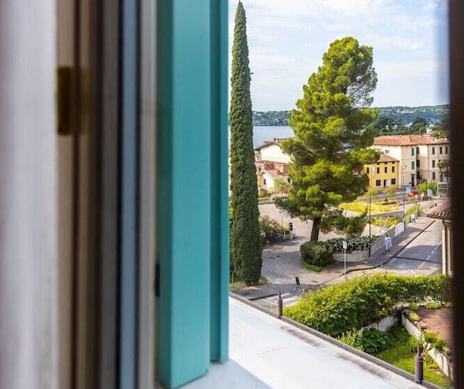 高级大房间, Gardone Palace