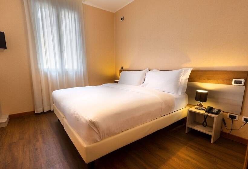 高级大房间, Gardone Palace