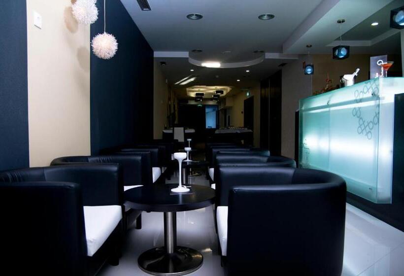 חדר סטנדרט, Muchacho