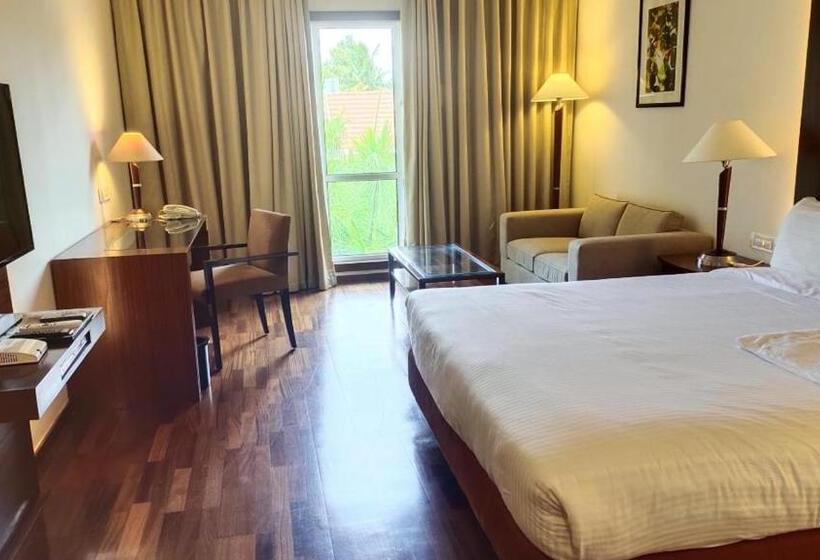 اتاق کلاب, Palm Meadows Resort