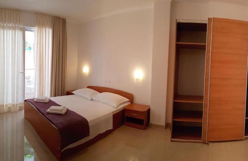 חדר לארבעה סטנדרטי עם מרפסת, Sunset Split Rooms