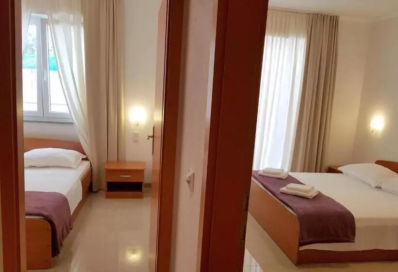 اتاق استاندارد چهارنفره با بالکن, Sunset Split Rooms