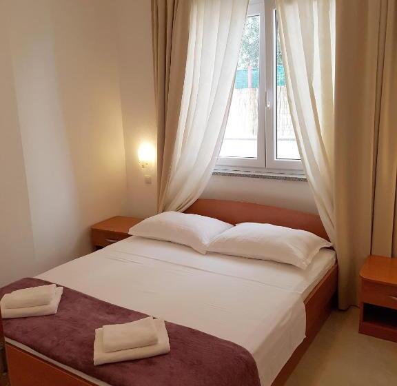 발코니가 있는 4인용 스탠다드 룸, Sunset Split Rooms