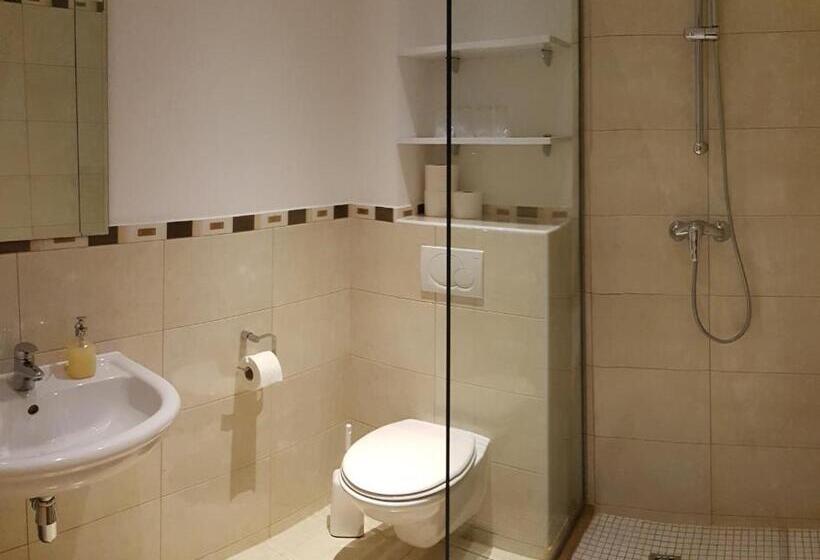 חדר לארבעה סטנדרטי עם מרפסת, Sunset Split Rooms